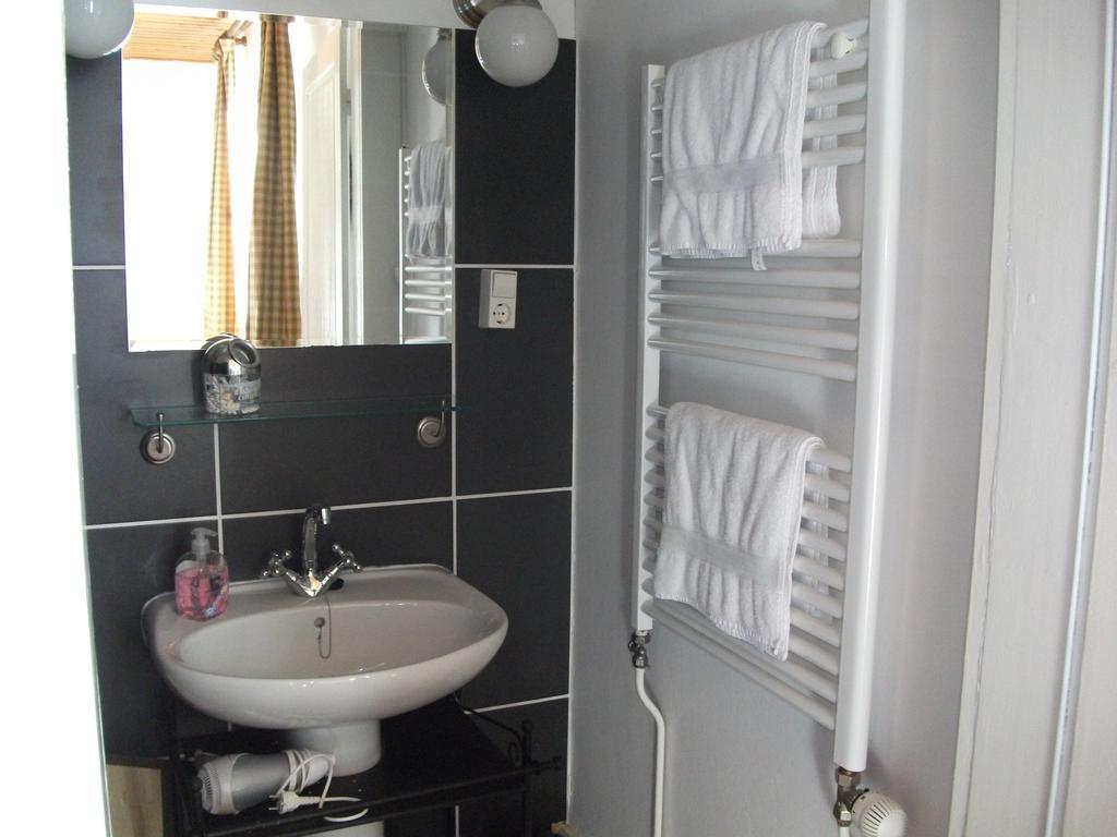 Bed and Breakfast La Mirabelle Корнимон Номер фото